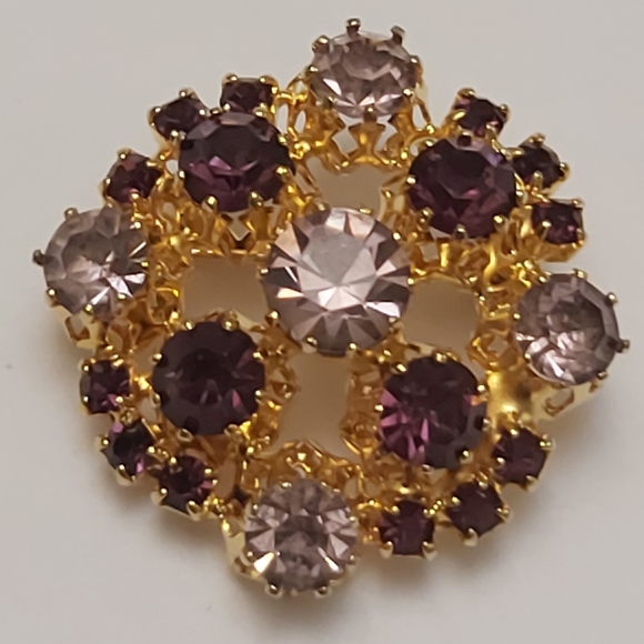 Jewelry - Vintage broche